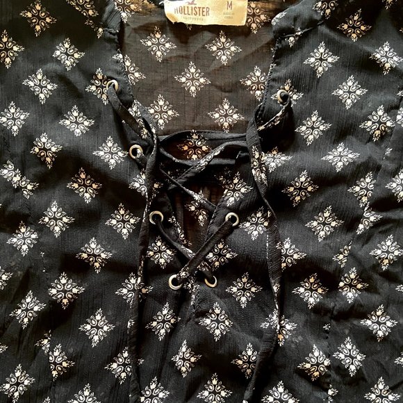 Hollister Long Sleeve Blouse (size:M) - Picture 2 of 4
